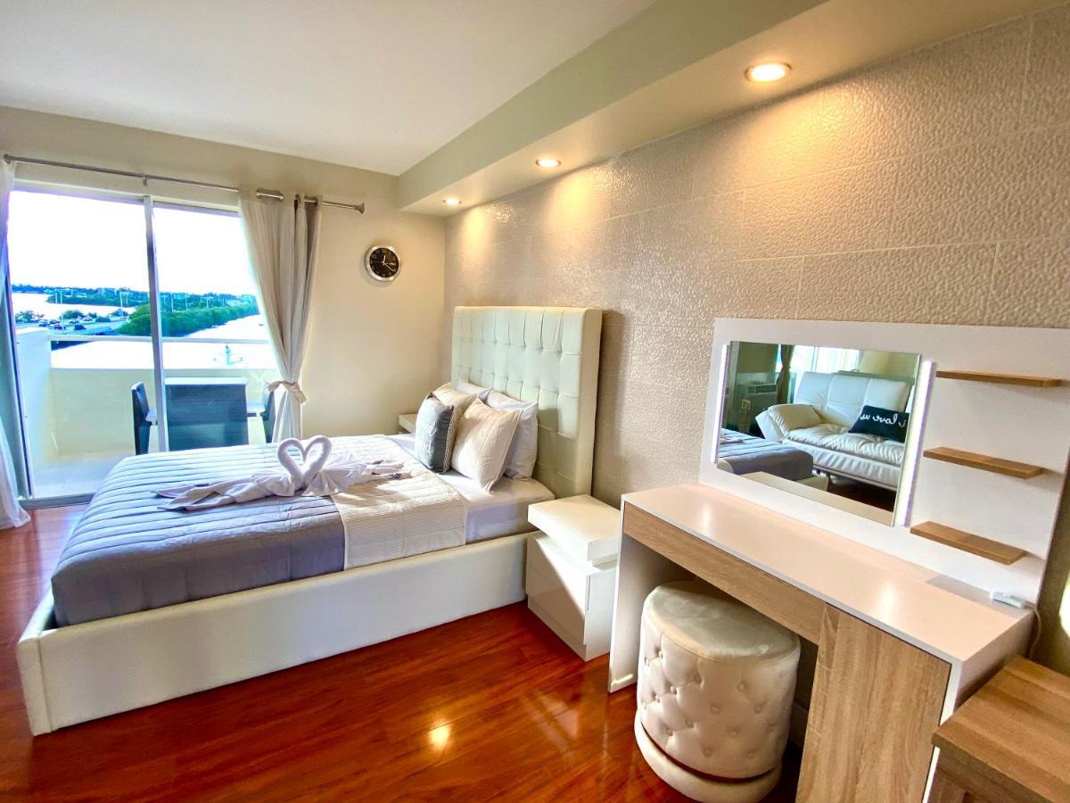 Modern Waterfront Apartment With Miami Skyline View, Free Parking 5 Mins Drive To Miami Beach Exterior photo