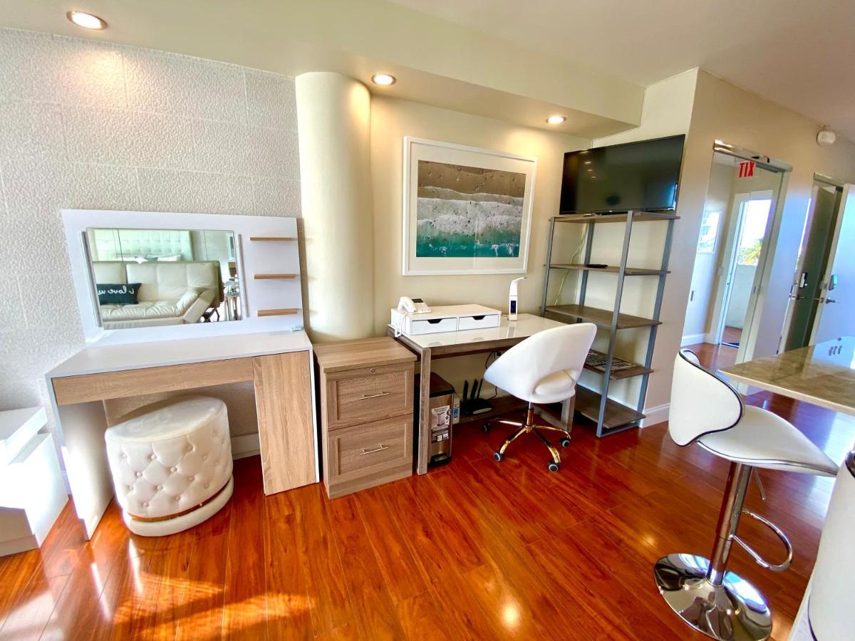 Modern Waterfront Apartment With Miami Skyline View, Free Parking 5 Mins Drive To Miami Beach Exterior photo