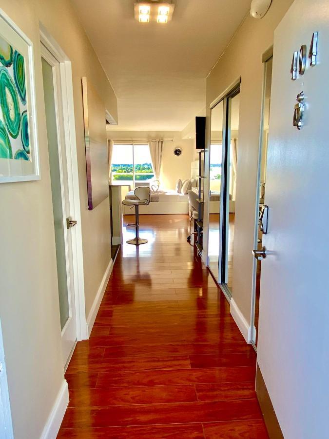 Modern Waterfront Apartment With Miami Skyline View, Free Parking 5 Mins Drive To Miami Beach Exterior photo