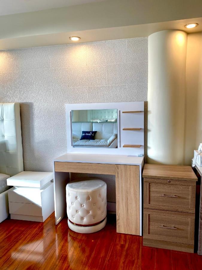 Modern Waterfront Apartment With Miami Skyline View, Free Parking 5 Mins Drive To Miami Beach Exterior photo