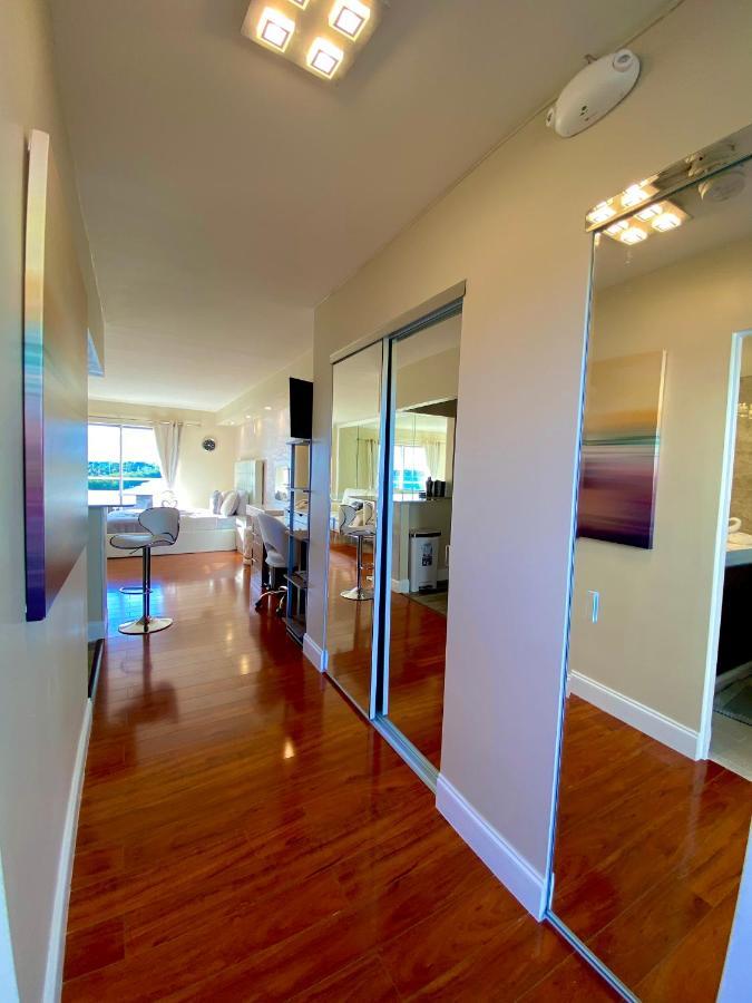 Modern Waterfront Apartment With Miami Skyline View, Free Parking 5 Mins Drive To Miami Beach Exterior photo