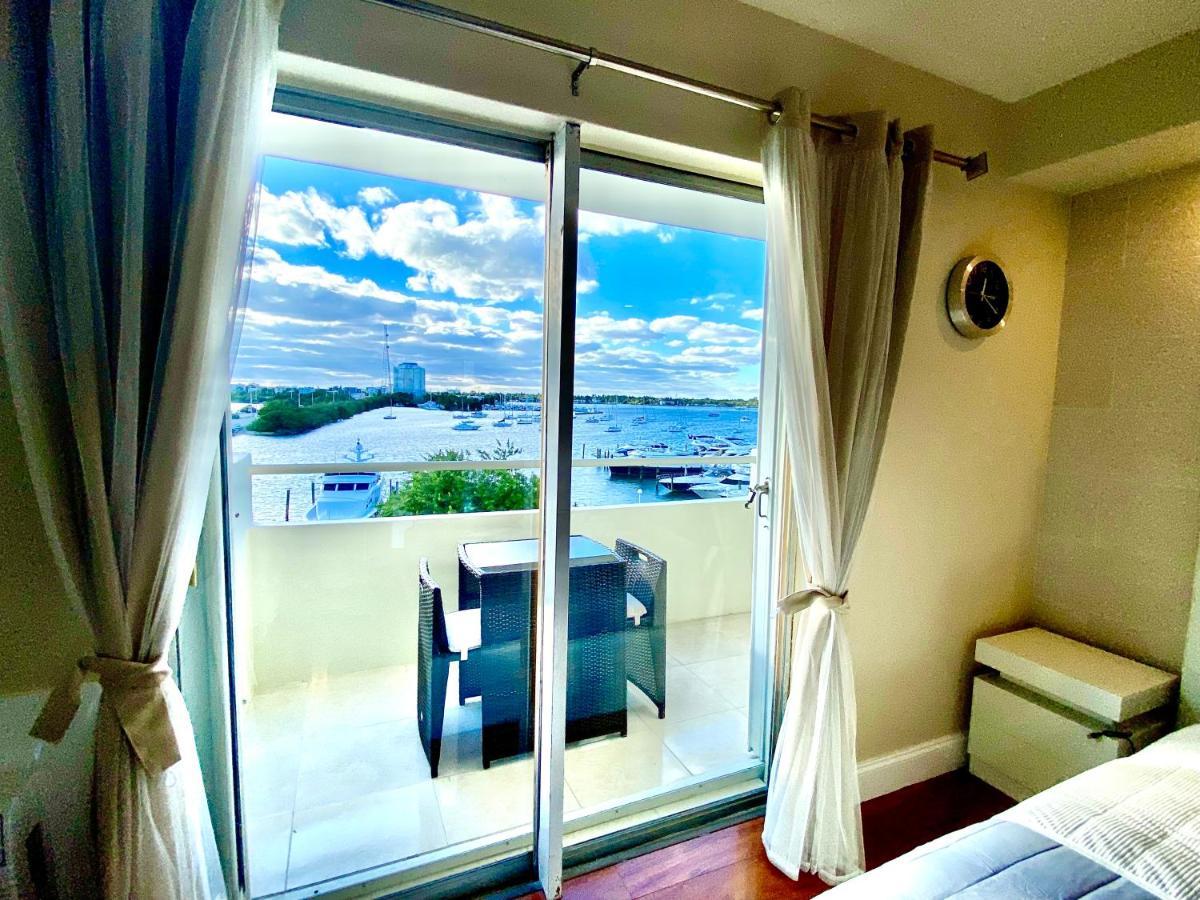 Modern Waterfront Apartment With Miami Skyline View, Free Parking 5 Mins Drive To Miami Beach Exterior photo