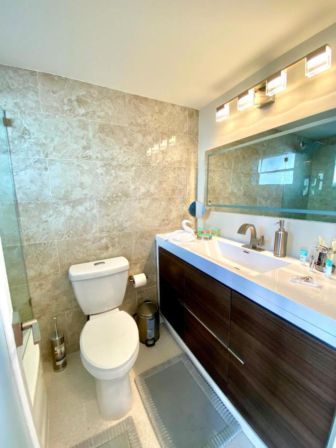 Modern Waterfront Apartment With Miami Skyline View, Free Parking 5 Mins Drive To Miami Beach Exterior photo