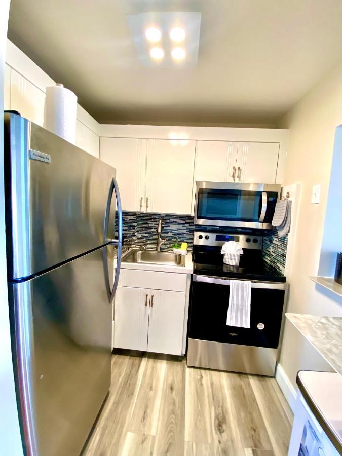 Modern Waterfront Apartment With Miami Skyline View, Free Parking 5 Mins Drive To Miami Beach Exterior photo