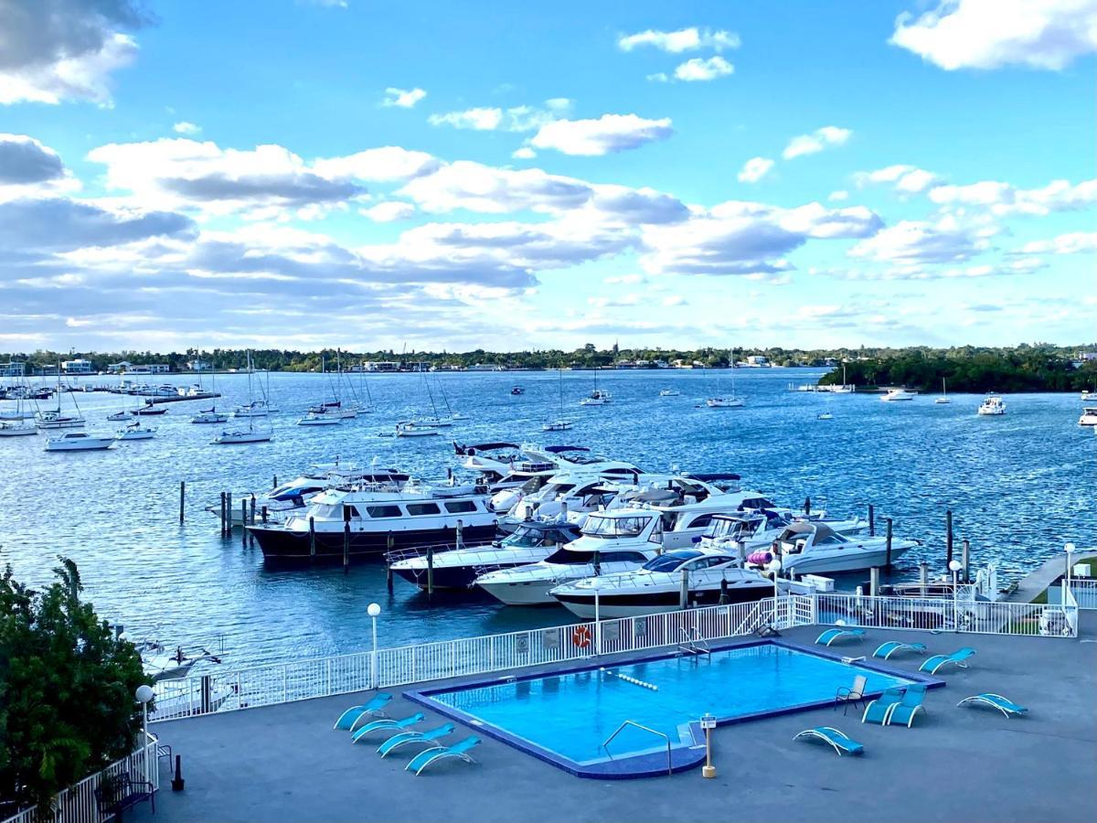 Modern Waterfront Apartment With Miami Skyline View, Free Parking 5 Mins Drive To Miami Beach Exterior photo