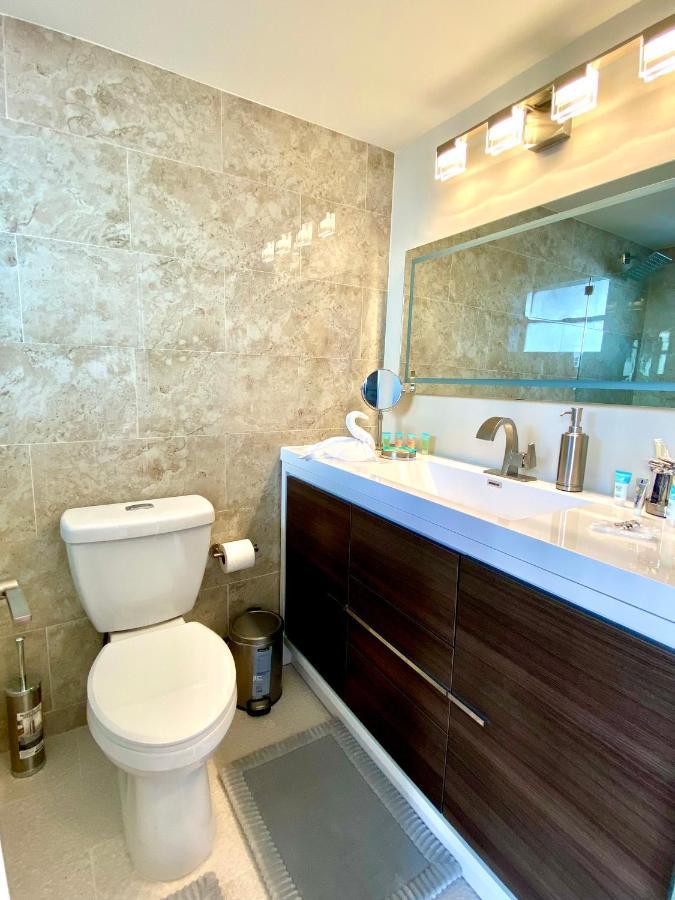 Modern Waterfront Apartment With Miami Skyline View, Free Parking 5 Mins Drive To Miami Beach Exterior photo