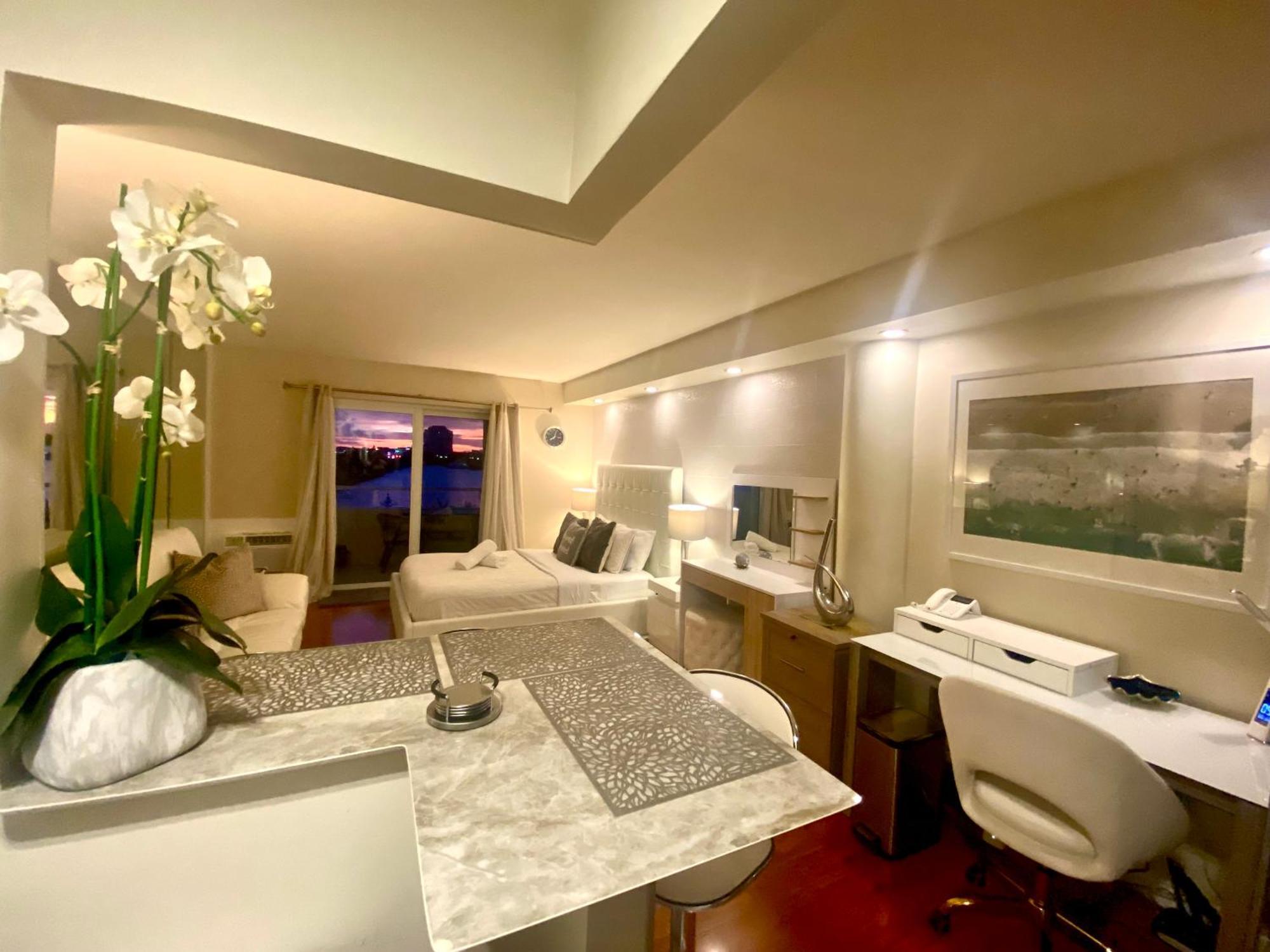 Modern Waterfront Apartment With Miami Skyline View, Free Parking 5 Mins Drive To Miami Beach Exterior photo