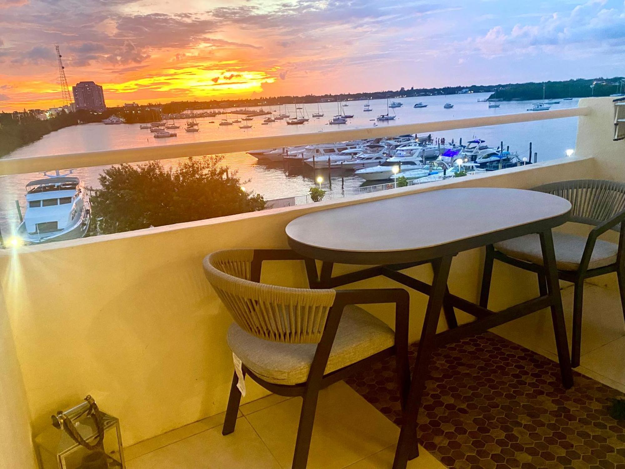 Modern Waterfront Apartment With Miami Skyline View, Free Parking 5 Mins Drive To Miami Beach Exterior photo